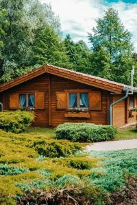 Holzhaus direkt am See