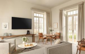 Hotels Le Grand Pavillon Chantilly : photos des chambres