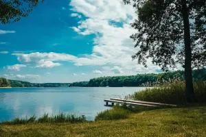 Ferienzimmer direkt am See - 新格洛布索