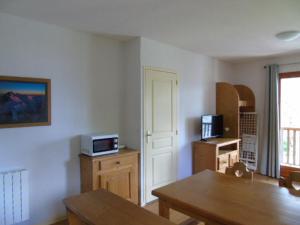 Appartement 8 pers avec balcon près télécabine et commerces - FR-1-561-95