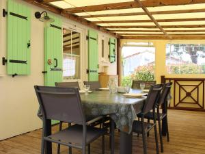 Chalets Charmante maison bois avec piscine chauffee, climatisation et jardin - 4 couchages, St-Pierre-d'Oleron - FR-1-246A-132 : photos des chambres