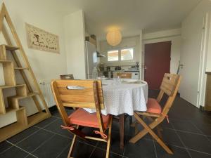 Appartements Appartement Angoulins, 3 pieces, 5 personnes - FR-1-246-614 : photos des chambres