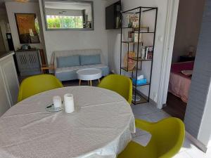 Appartement climatisé 3 pièces, 6 pers, terrasse, BBQ, parking privé, à 100 m de la plage - FR-1-423-253