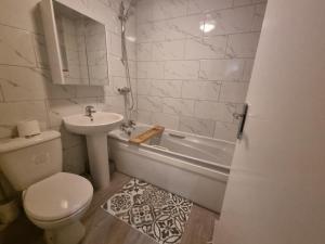 Cheerful 4 bedroom close to Uclan, Preston City Center