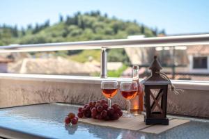 Double Room with Big Terrace and partial Sea View room in Virvilis Apartments
