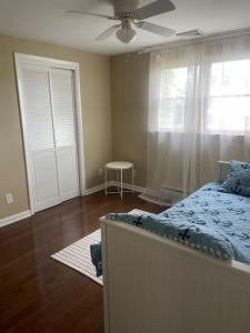 Three Bedroom House - Cape May short walk to the Bay