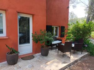 Appartements La Salamandre,Charmant T2 Calme et nature a Puget-Ville : photos des chambres