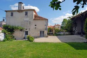 Maisons de vacances La Maison de Nanteuil, an authentic period country home, Dordogne Aquitaine : photos des chambres