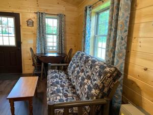 Family Room with Mountain View room in Lincoln Log Cabins