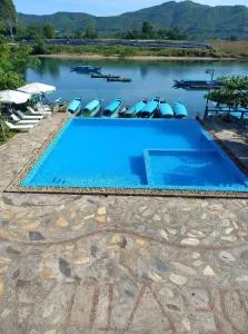 Jade Hotel - Ðá Lòn