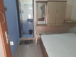 Jayam Lodge