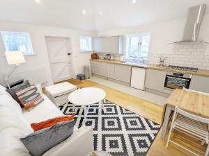 Little Maplewood, Tangmere