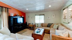 Bon Ami: North End AMI, Pool Home, Short Walk to Bean Point by Anna Maria Life Vacation Rentals