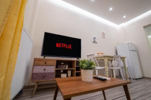 Luxury Suites with KING-SIZED bed