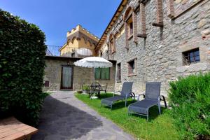 Apartment with Veranda and Panoramic View room in Agriturismo Castello delle Fornaci