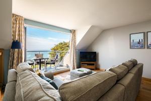 Sea Gem - Mount Brioni