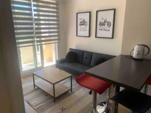 Depto full equipado con estacionamiento y piscina - Cajón