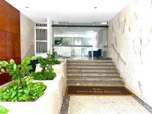 Apartamento 2 quartos 200m da praia e ao lado dos Shoppings Leblon