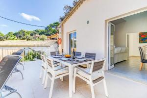 Villa Zaragoza by Villa Plus