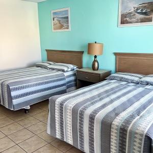 Deluxe Room - Upper Floor  room in Beach Colony Motel