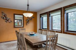 Park Place Bonanza Condo: Ski-In, Stroll To Main St