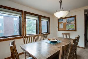 Park Place Bonanza Condo: Ski-In, Stroll To Main St
