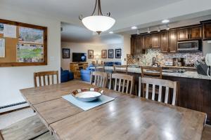 Park Place Bonanza Condo: Ski-In, Stroll To Main St