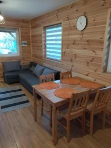 Domki Jastrzębia Mazury z jacuzzi