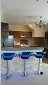 Ecuabook American Consulate 5min