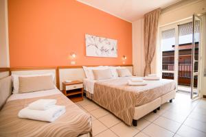 Triple Room room in Unique Hotel