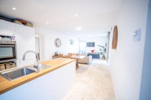 Appartements VILLA SUNNY BEACH CLIM ACCES PLAGE PARKING FAMILLE - TopProsConciergerie : photos des chambres