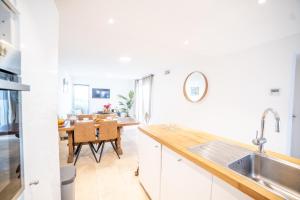 VILLA SUNNY BEACH CLIM ACCES PLAGE PARKING FAMILLE - TopProsConciergerie