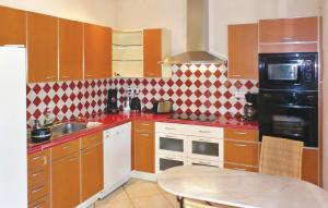Maisons de vacances Gorgeous Home In Salernes : photos des chambres