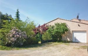 Maisons de vacances Awesome Home In Salernes With 3 Bedrooms, Wifi And Outdoor Swimming Pool : photos des chambres