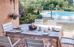 Maisons de vacances Gorgeous Home In Salernes : photos des chambres