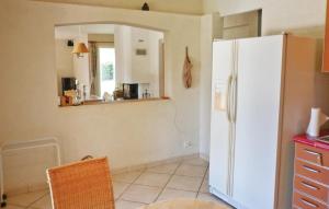 Maisons de vacances Awesome Home In Salernes With 3 Bedrooms, Wifi And Outdoor Swimming Pool : photos des chambres