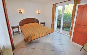 Maisons de vacances Awesome Home In Salernes With 3 Bedrooms, Wifi And Outdoor Swimming Pool : photos des chambres