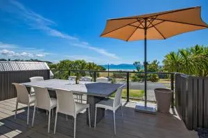 Harnifin - Langs Beach Holiday Home - Waipu Cove