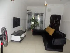 Unique 1BEDROOM Shortlet Stadium Rd with 24hrs light-FREE WIFI -N58,000 - Rumuwaji