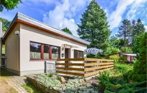 林敦伯格R度假屋 - 新勃兰登堡