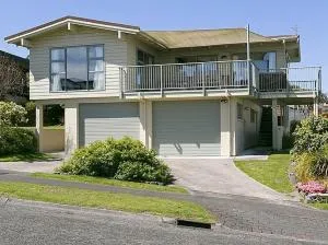 Golders Heights - Taupo Holiday Home - Waitahanui