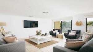 The Fijian, 52 Lagoons Circuit - Duplex with air con, wi-fi, linen supplied andclose to town