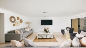 The Fijian, 52 Lagoons Circuit - Duplex with air con, wi-fi, linen supplied andclose to town