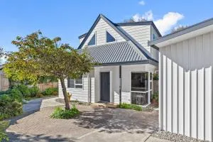 Sandy Feet - Papamoa Beach Holiday Home - 帕帕莫阿