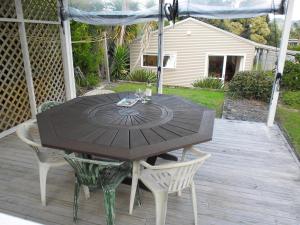 Ocean Beach Honey - Tairua Holiday Home - 4hvězdičkové hotely ve městě Tairua