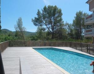 Appartements T3 Le Lou-Piscine & Parking - 5min des thermes : Appartement 2 Chambres