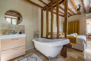 Villas LUXURY Bergerie Corsica, PARIS Orly et disney : photos des chambres
