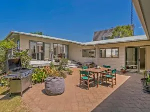 Oyster Haven - Cooks Beach Holiday Home - Cooks Beach