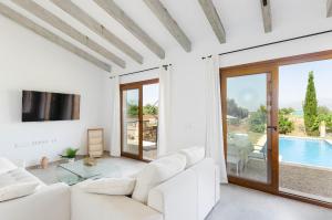 YourHouse Can Covetes, villa with private pool and garden, perfect for families