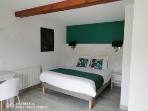 Hotels Hotel Des Negociants : photos des chambres